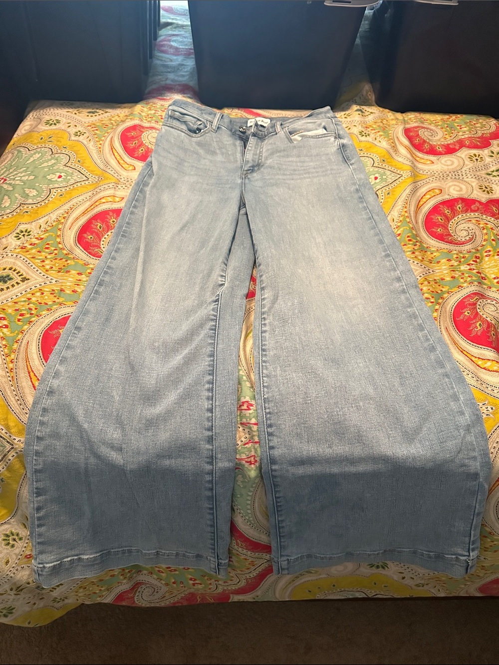 High-Rise Wide-Leg Women's Jeans in Light Blue Denim